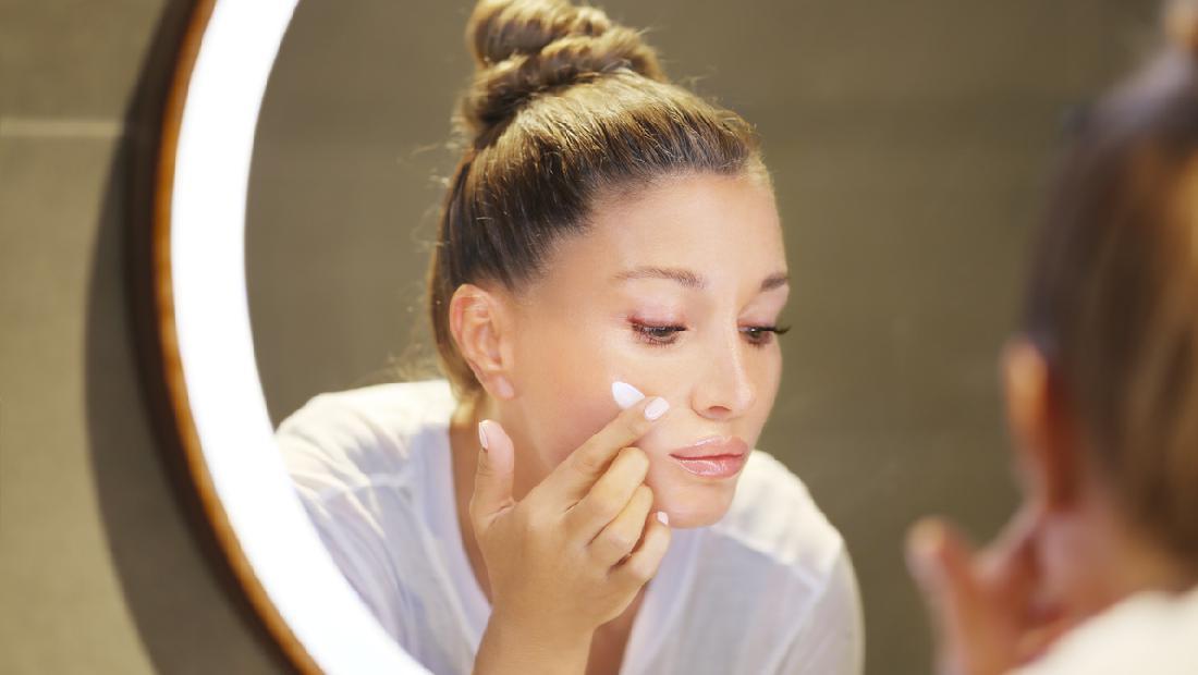 Seperti Ini Urutan Tahapan Skincare Malam yang Wajib Kamu Tahu